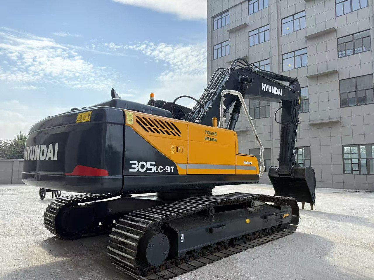 HYUNDAI R305LC-9T - Excavator: picture 4 HYUNDAI R305LC-9T - Excavator: picture 4