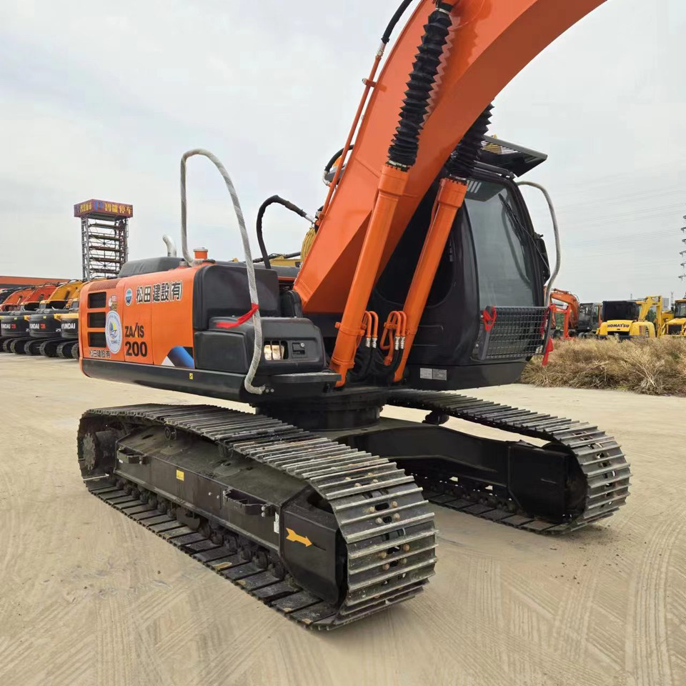 Hitachi ZX200 - Excavator: picture 1 Hitachi ZX200 - Excavator: picture 1