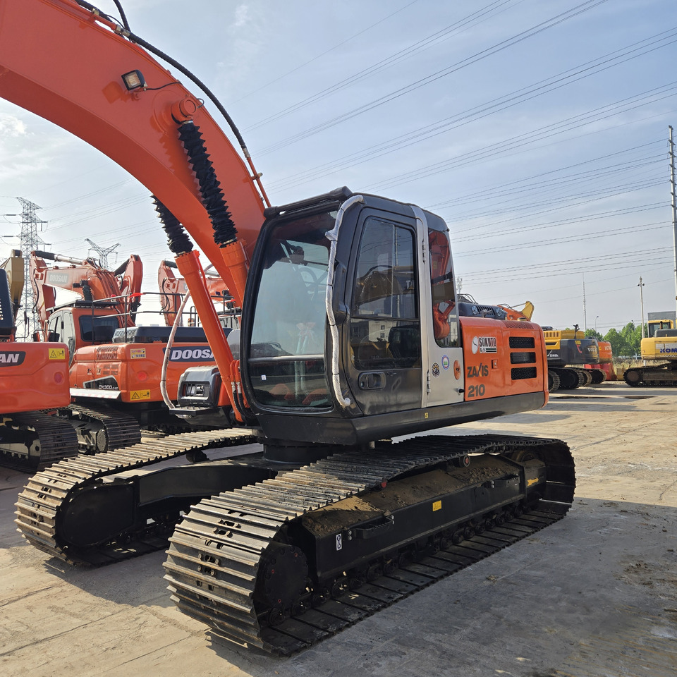 Hitachi ZX210 - Excavator: picture 1 Hitachi ZX210 - Excavator: picture 1