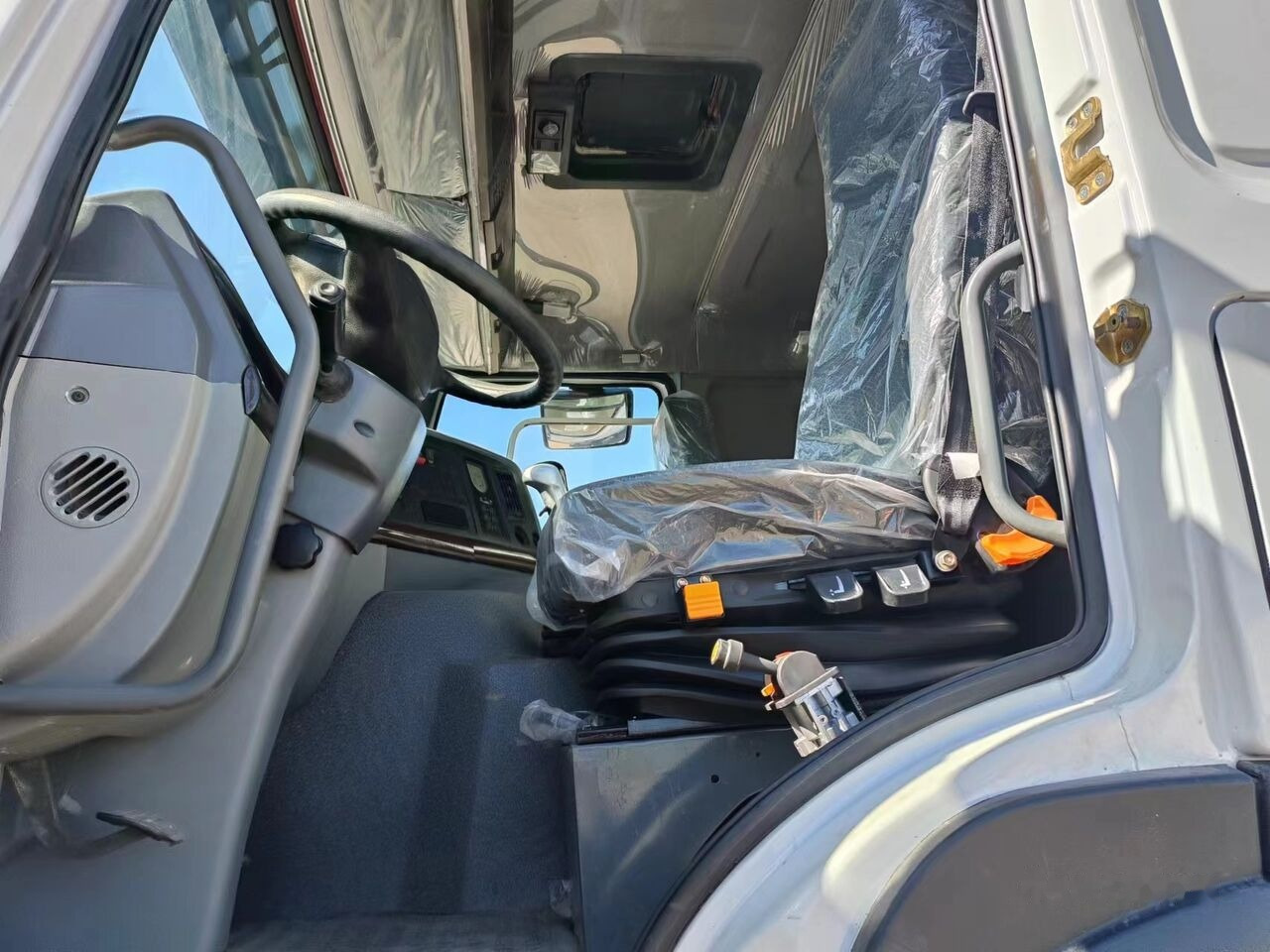 Howo - Tipper: picture 2 Howo - Tipper: picture 2