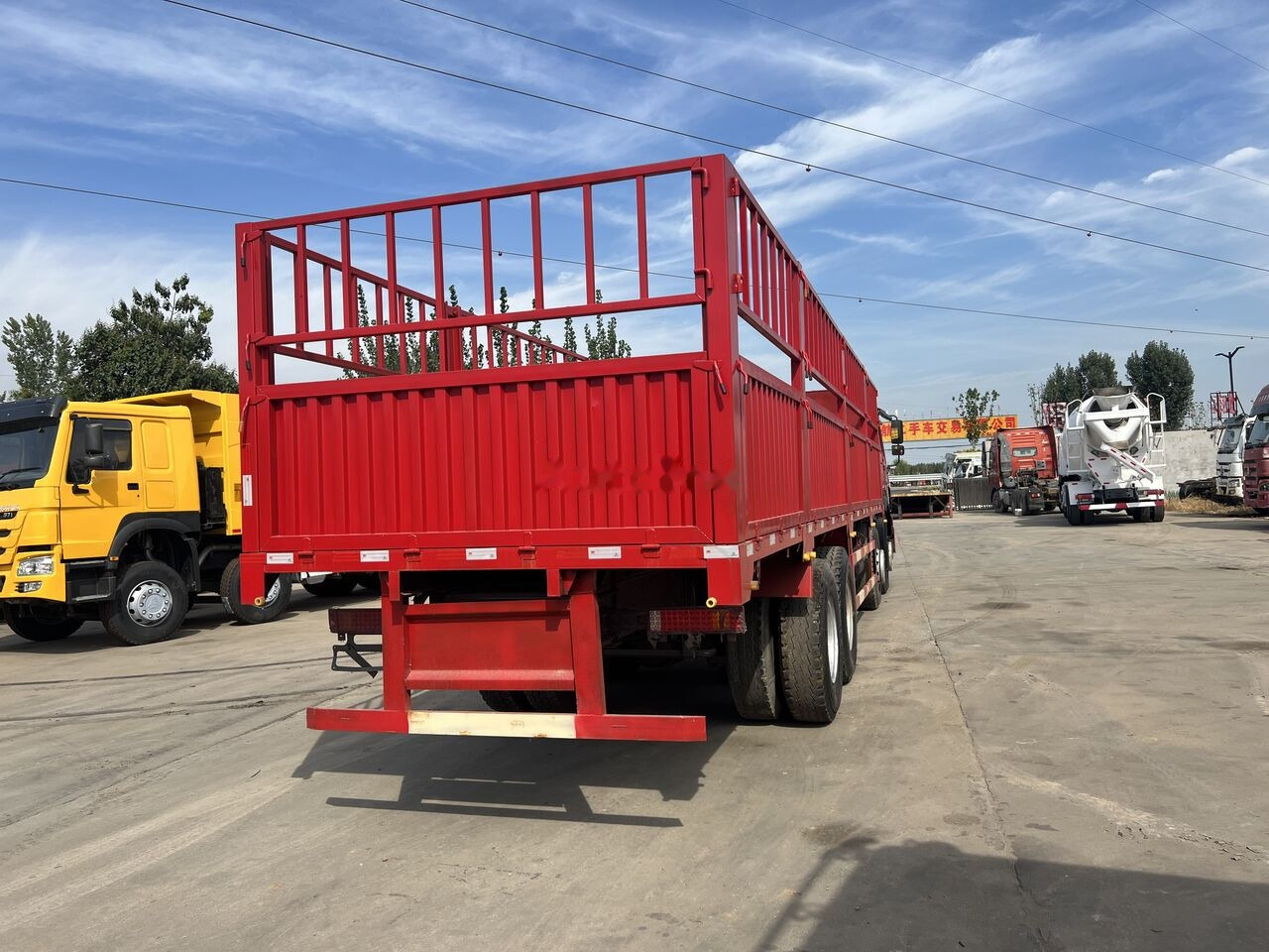 Howo - Dropside/ Flatbed truck: picture 5 Howo - Dropside/ Flatbed truck: picture 5