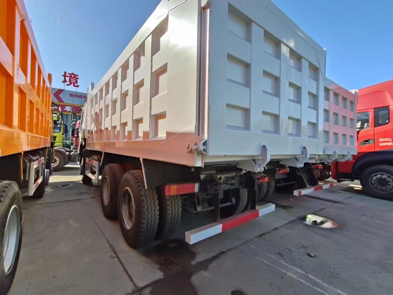 Howo New - Tipper: picture 2 Howo New - Tipper: picture 2