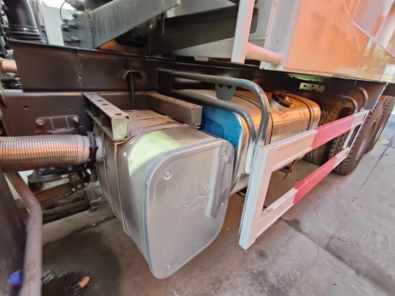 Howo New - Tipper: picture 5 Howo New - Tipper: picture 5