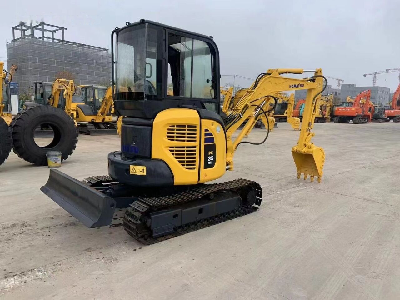 Komatsu Quasi-New PC35MR - Mini excavator: picture 1 Komatsu Quasi-New PC35MR - Mini excavator: picture 1