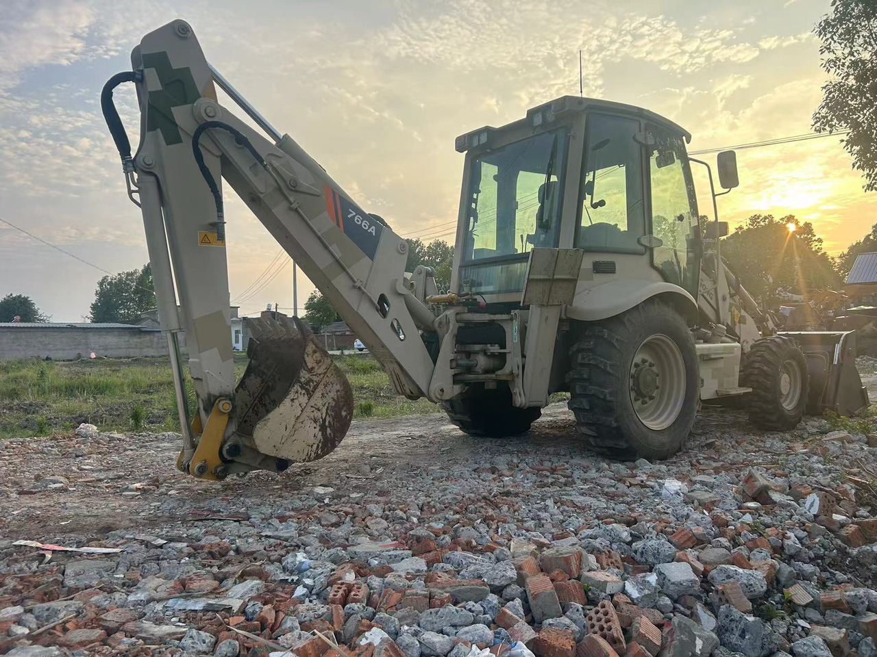 LIUGONG 766A - Backhoe loader: picture 4 LIUGONG 766A - Backhoe loader: picture 4