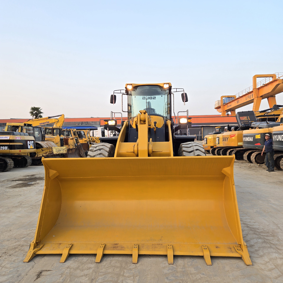 SDLG L956F - Wheel loader: picture 5 SDLG L956F - Wheel loader: picture 5