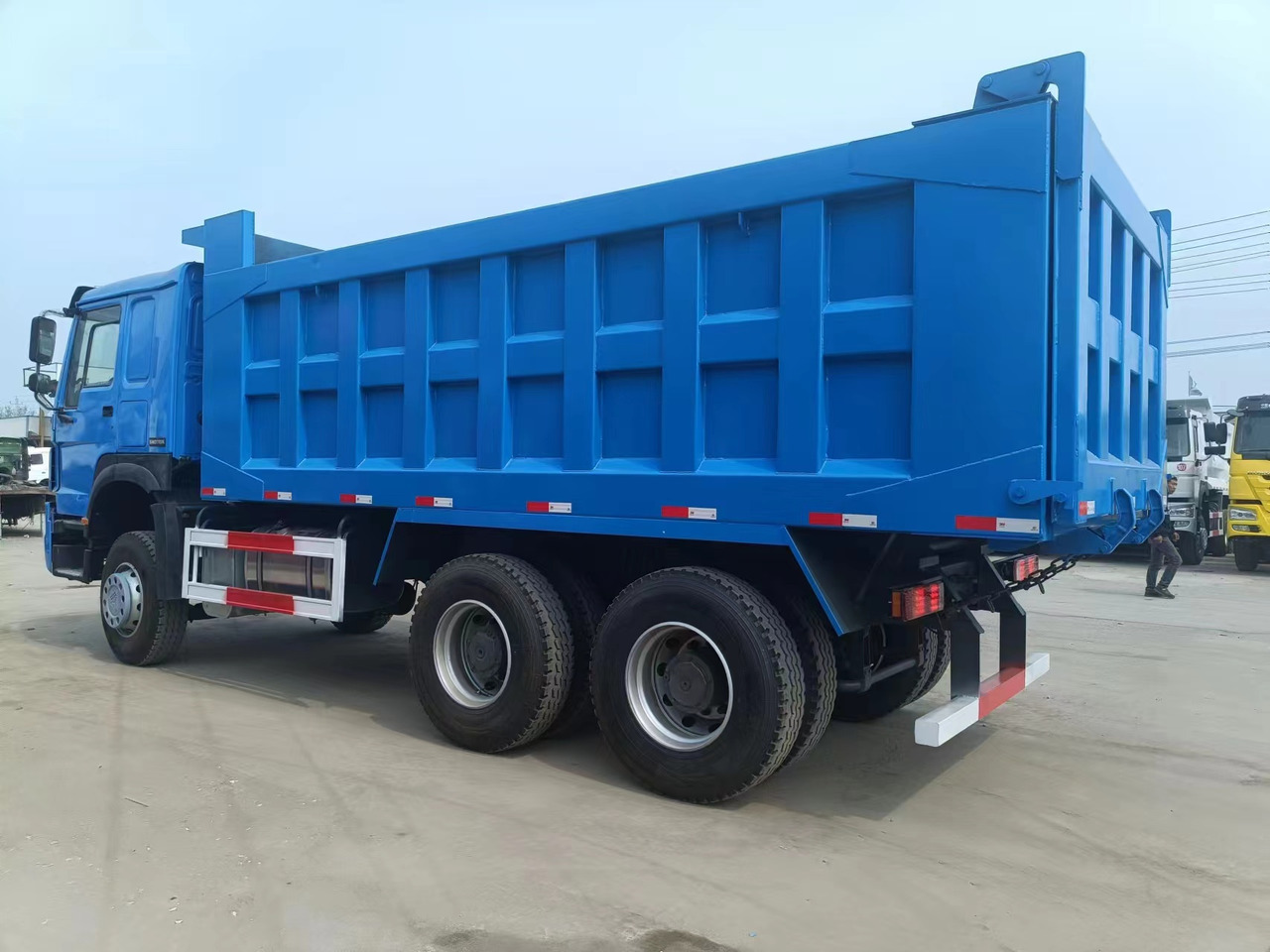 Sinotruk HOWO 371 6*4 dump truck - Mini dumper: picture 2 Sinotruk HOWO 371 6*4 dump truck - Mini dumper: picture 2
