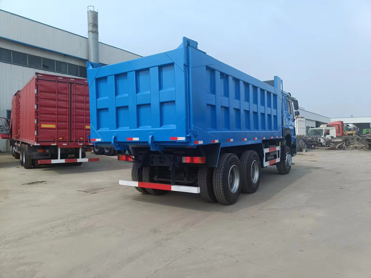 Sinotruk HOWO 371 6*4 dump truck - Mini dumper: picture 3 Sinotruk HOWO 371 6*4 dump truck - Mini dumper: picture 3
