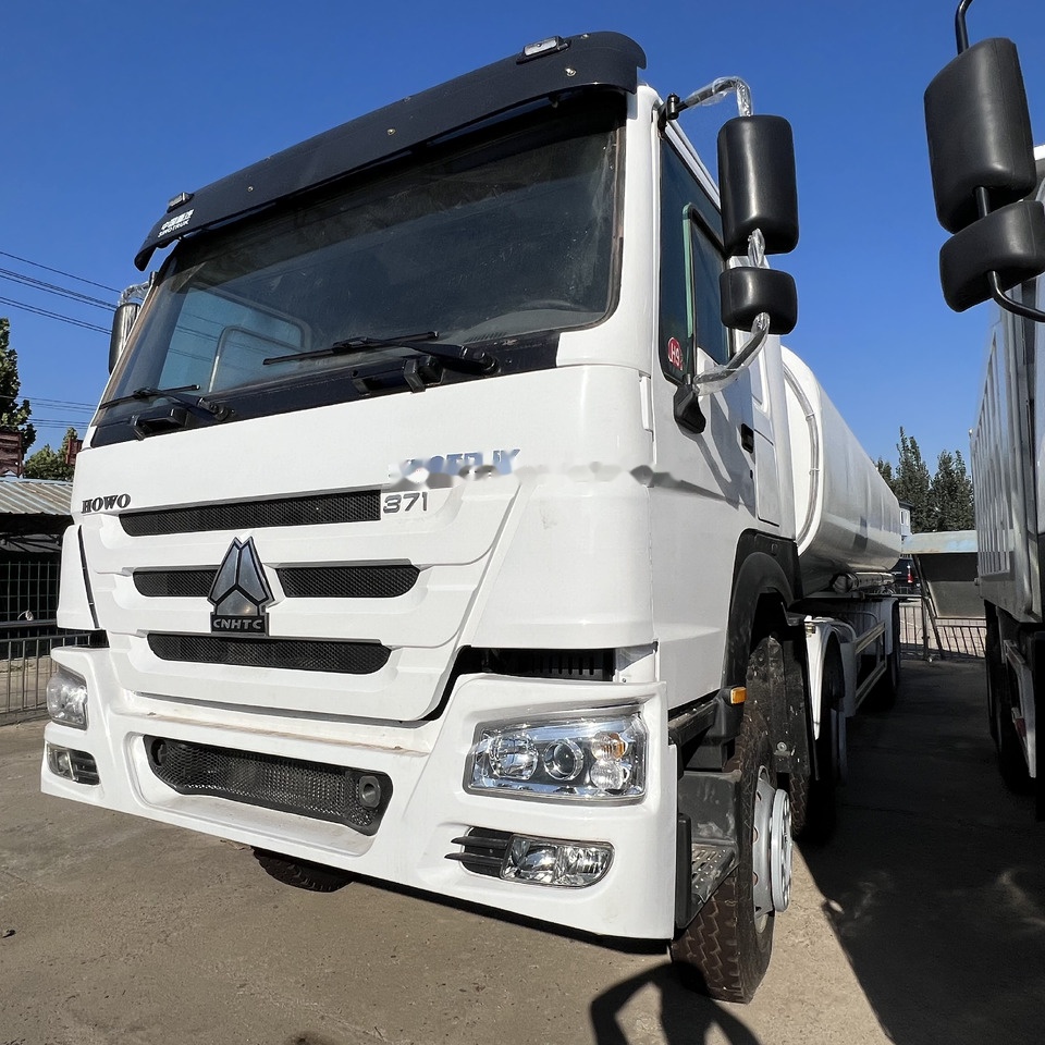Sinotruk HOWO 371 8*4 Tank truck - Tanker truck: picture 5 Sinotruk HOWO 371 8*4 Tank truck - Tanker truck: picture 5