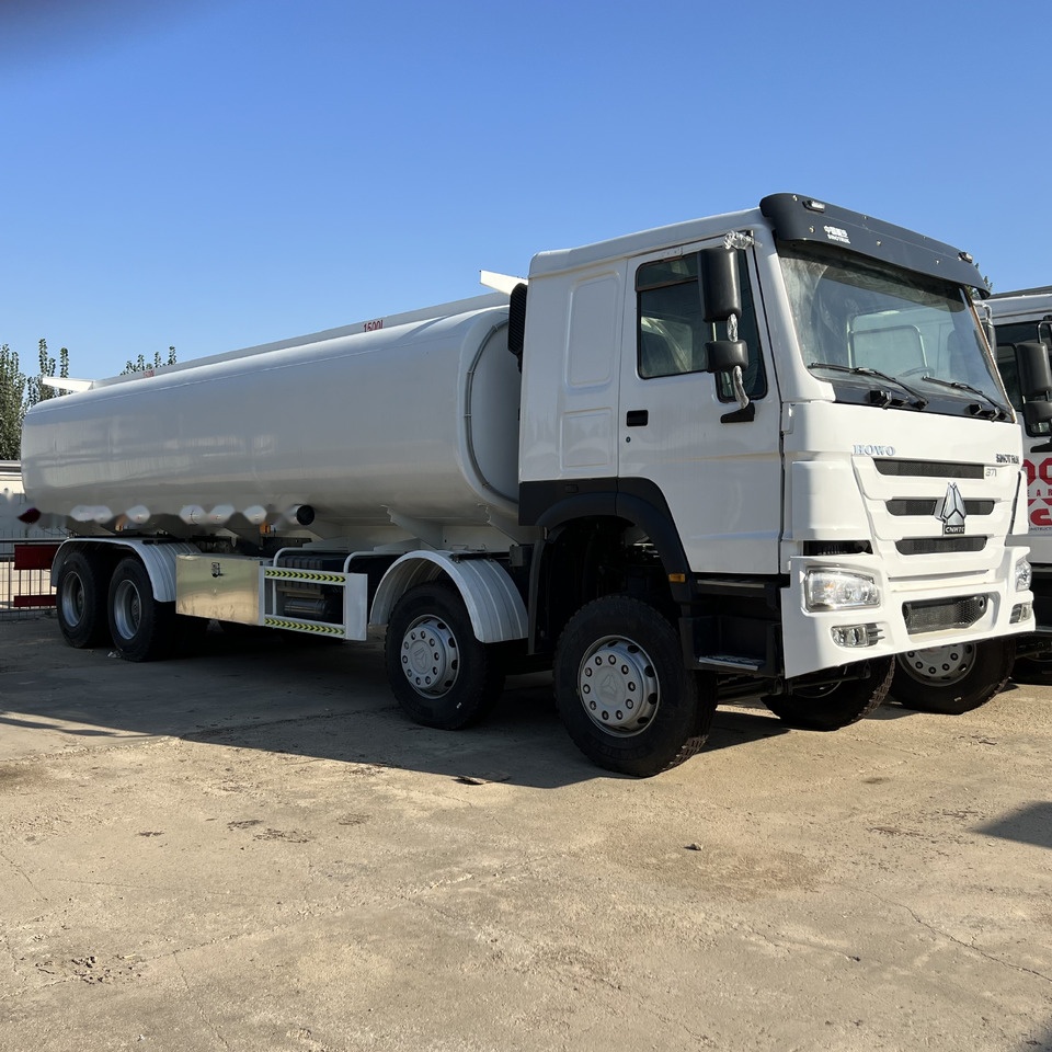 Sinotruk HOWO 371 8*4 Tank truck - Tanker truck: picture 1 Sinotruk HOWO 371 8*4 Tank truck - Tanker truck: picture 1