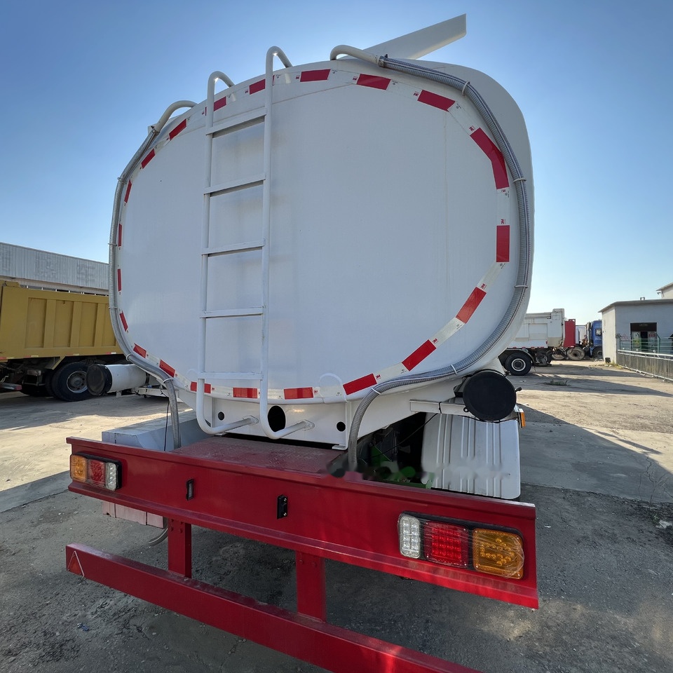 Sinotruk HOWO 371 8*4 Tank truck - Tanker truck: picture 3 Sinotruk HOWO 371 8*4 Tank truck - Tanker truck: picture 3