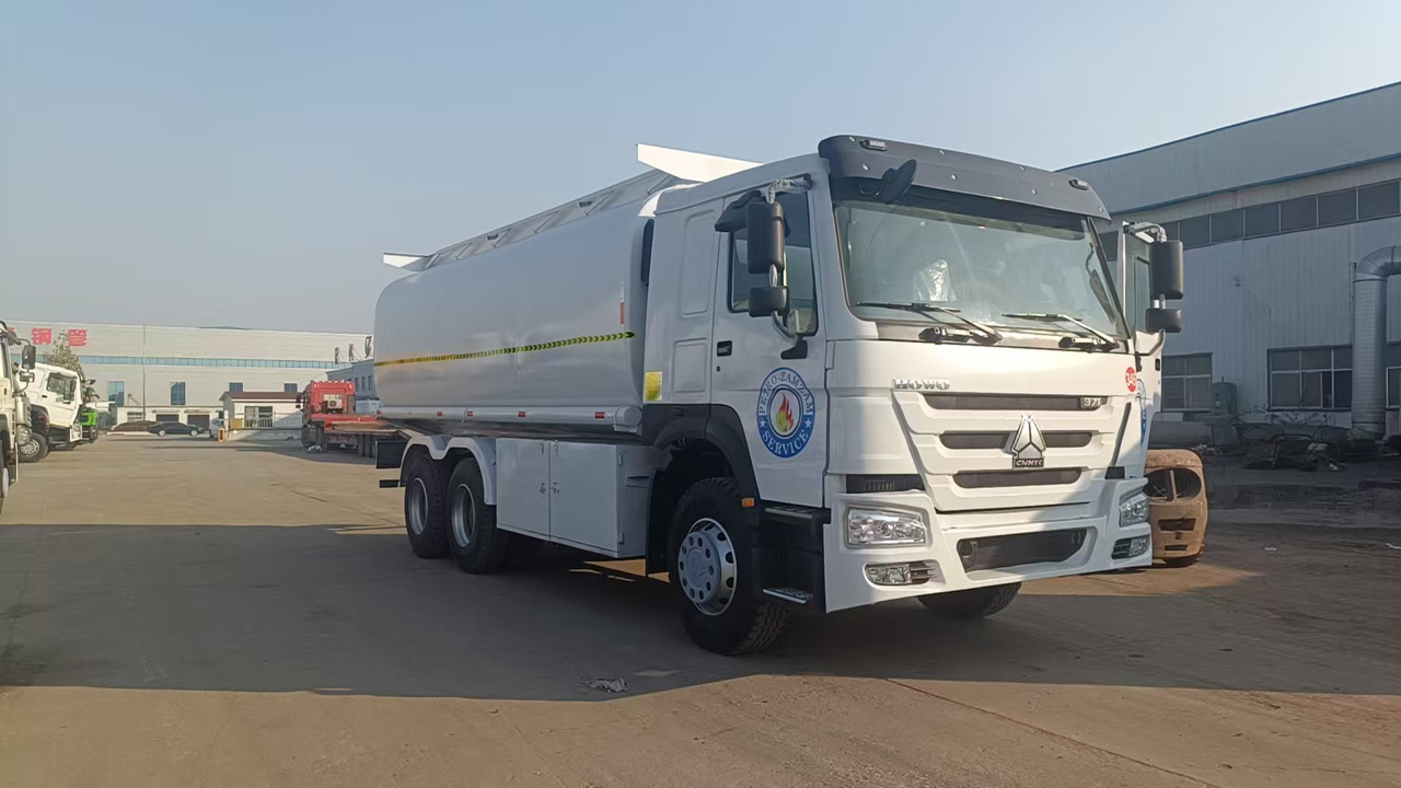 Sinotruk HOWO 371 Tank truck - Tanker truck: picture 2 Sinotruk HOWO 371 Tank truck - Tanker truck: picture 2