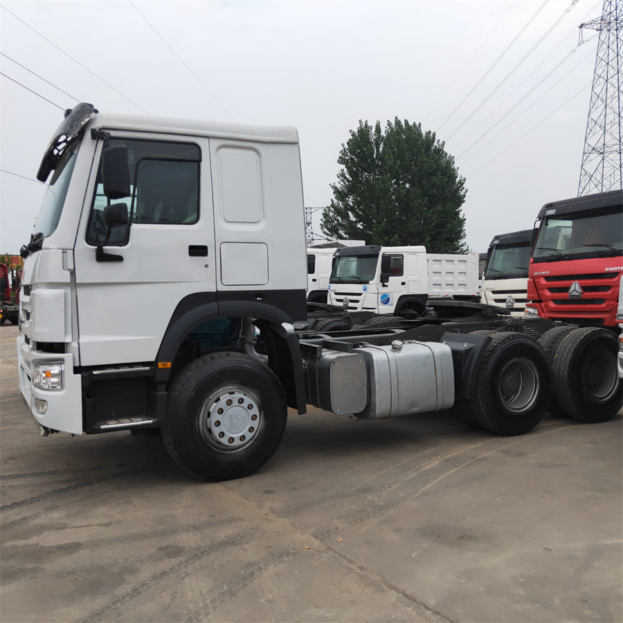 Sinotruk HOWO 371 tractor - Mini dumper: picture 4 Sinotruk HOWO 371 tractor - Mini dumper: picture 4