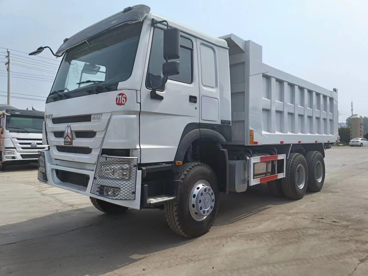Sinotruk HOWO 375 6*4 dump truck - Mini dumper: picture 4 Sinotruk HOWO 375 6*4 dump truck - Mini dumper: picture 4