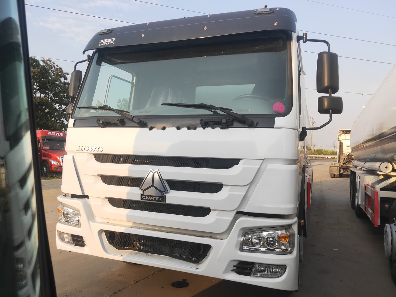Sinotruk HOWO 8*4 Tank truck - Tanker truck: picture 1 Sinotruk HOWO 8*4 Tank truck - Tanker truck: picture 1