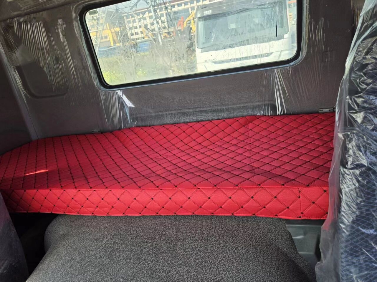 Howo 6x4 - Tractor unit: picture 2 Howo 6x4 - Tractor unit: picture 2