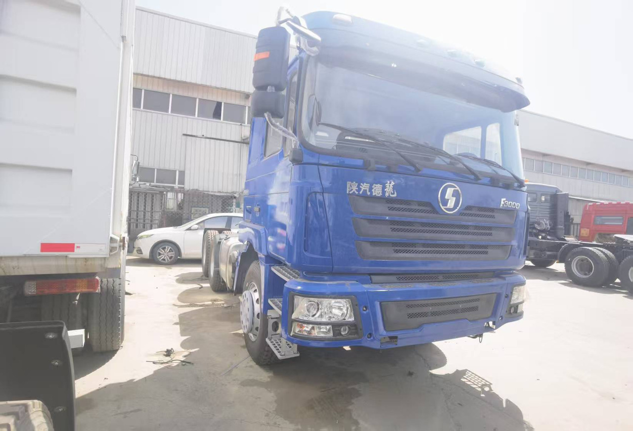 Shacman F3000 6*4 tractor - Tractor unit: picture 4 Shacman F3000 6*4 tractor - Tractor unit: picture 4