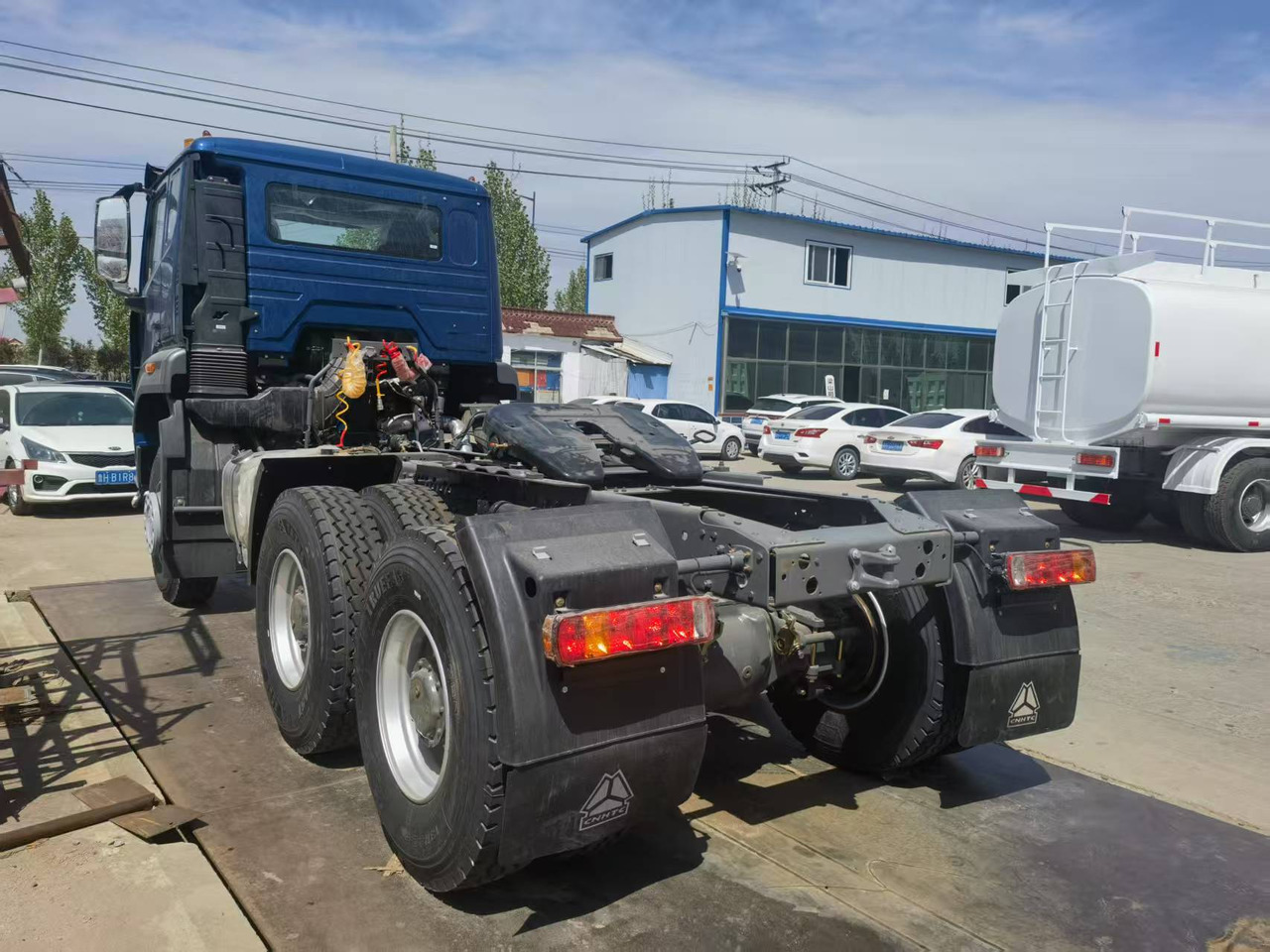 Sinotruk HOHAN 6*4 tractor - Tractor unit: picture 4 Sinotruk HOHAN 6*4 tractor - Tractor unit: picture 4