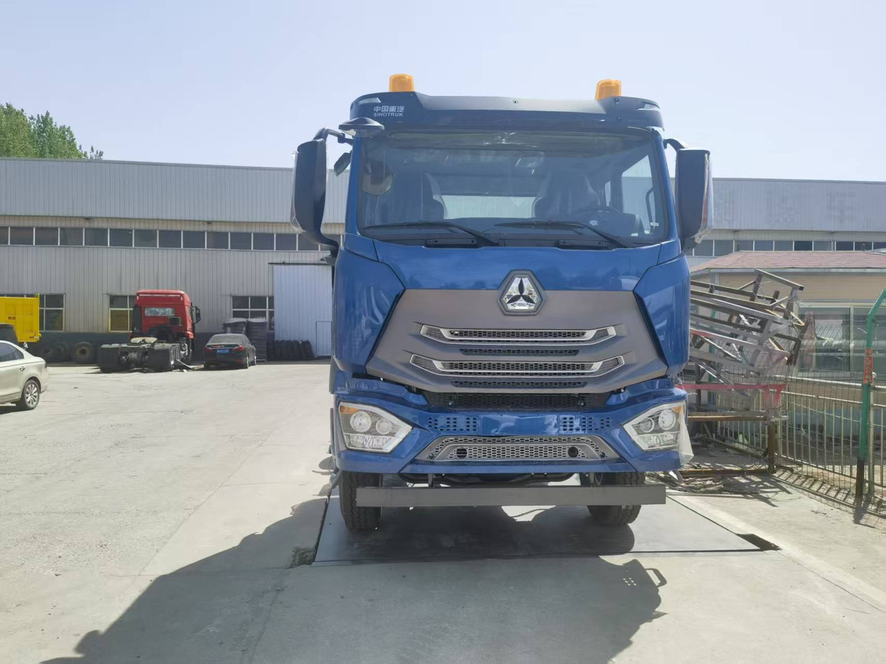 Sinotruk HOHAN 6*4 tractor - Tractor unit: picture 2 Sinotruk HOHAN 6*4 tractor - Tractor unit: picture 2