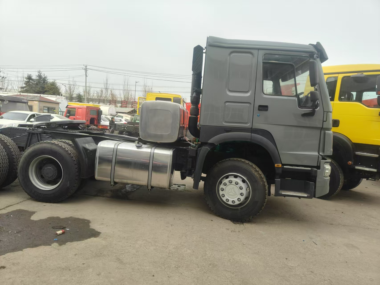 Sinotruk HOWO 371 6*4 Tractor - Tractor unit: picture 3 Sinotruk HOWO 371 6*4 Tractor - Tractor unit: picture 3