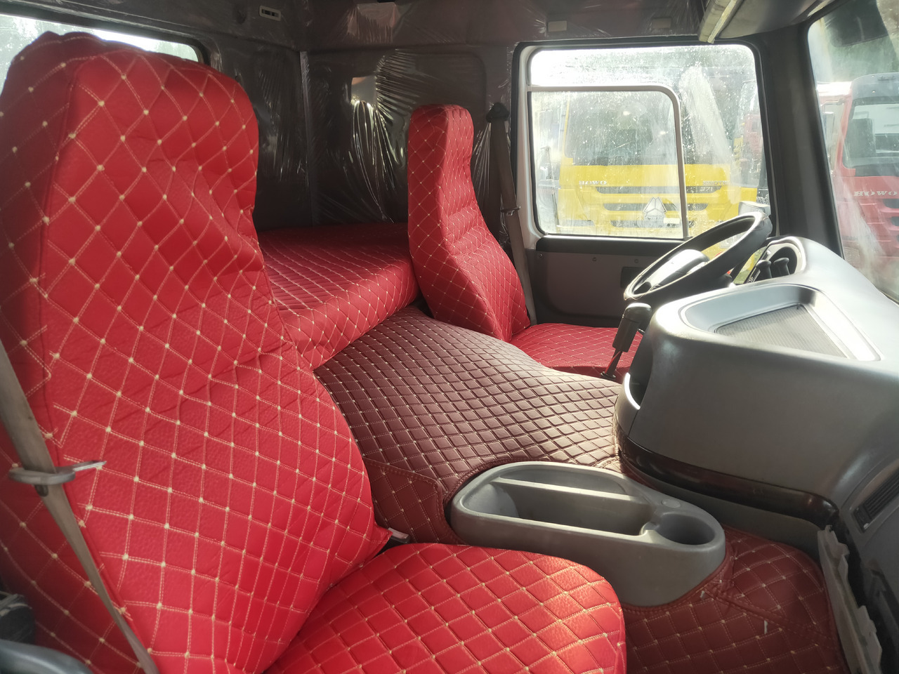 Sinotruk HOWO 371 6*4 Tractor - Tractor unit: picture 5 Sinotruk HOWO 371 6*4 Tractor - Tractor unit: picture 5