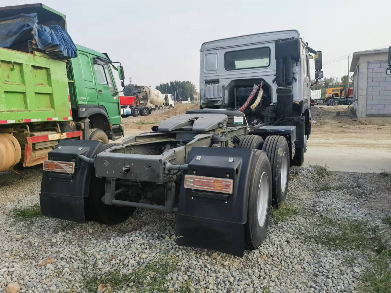 Sinotruk HOWO 371 Tractor - Tractor unit: picture 2 Sinotruk HOWO 371 Tractor - Tractor unit: picture 2