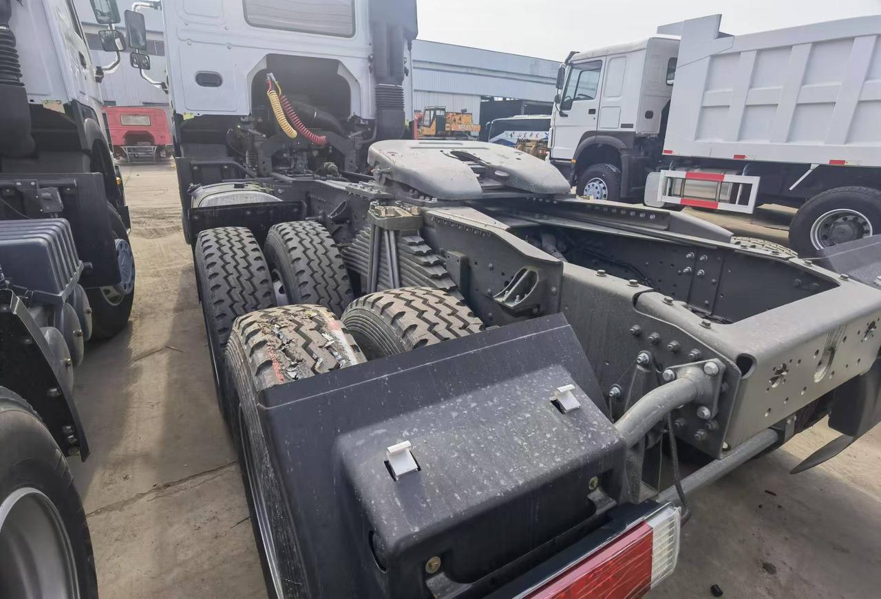 Sinotruk HOWO 371 Tractor - Tractor unit: picture 4 Sinotruk HOWO 371 Tractor - Tractor unit: picture 4