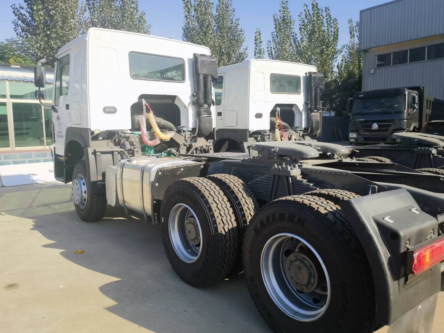 Sinotruk HOWO 371 Tractor - Tractor unit: picture 2 Sinotruk HOWO 371 Tractor - Tractor unit: picture 2