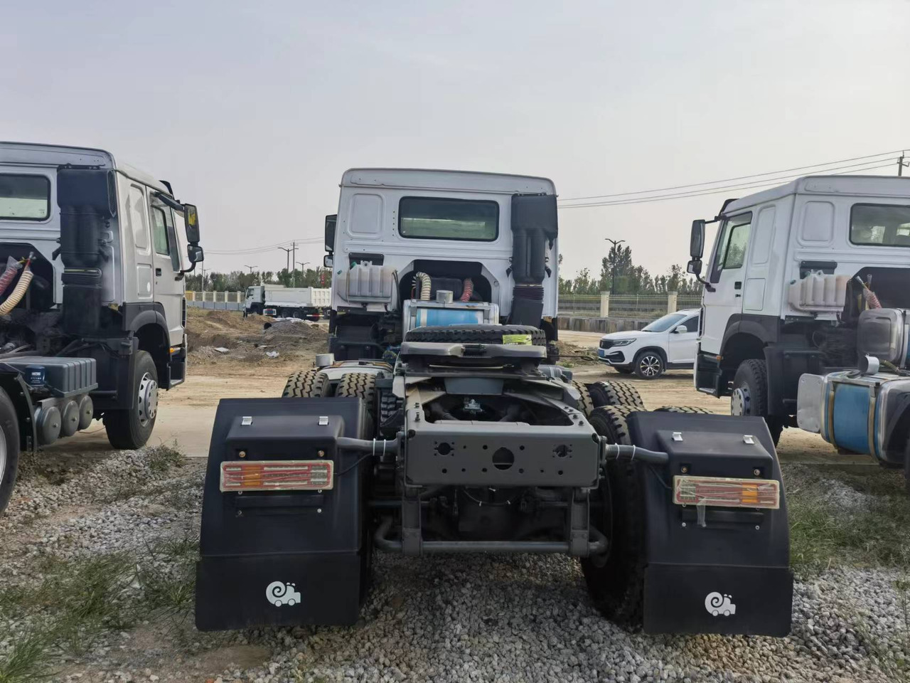 Sinotruk HOWO 371 Tractor - Tractor unit: picture 2 Sinotruk HOWO 371 Tractor - Tractor unit: picture 2