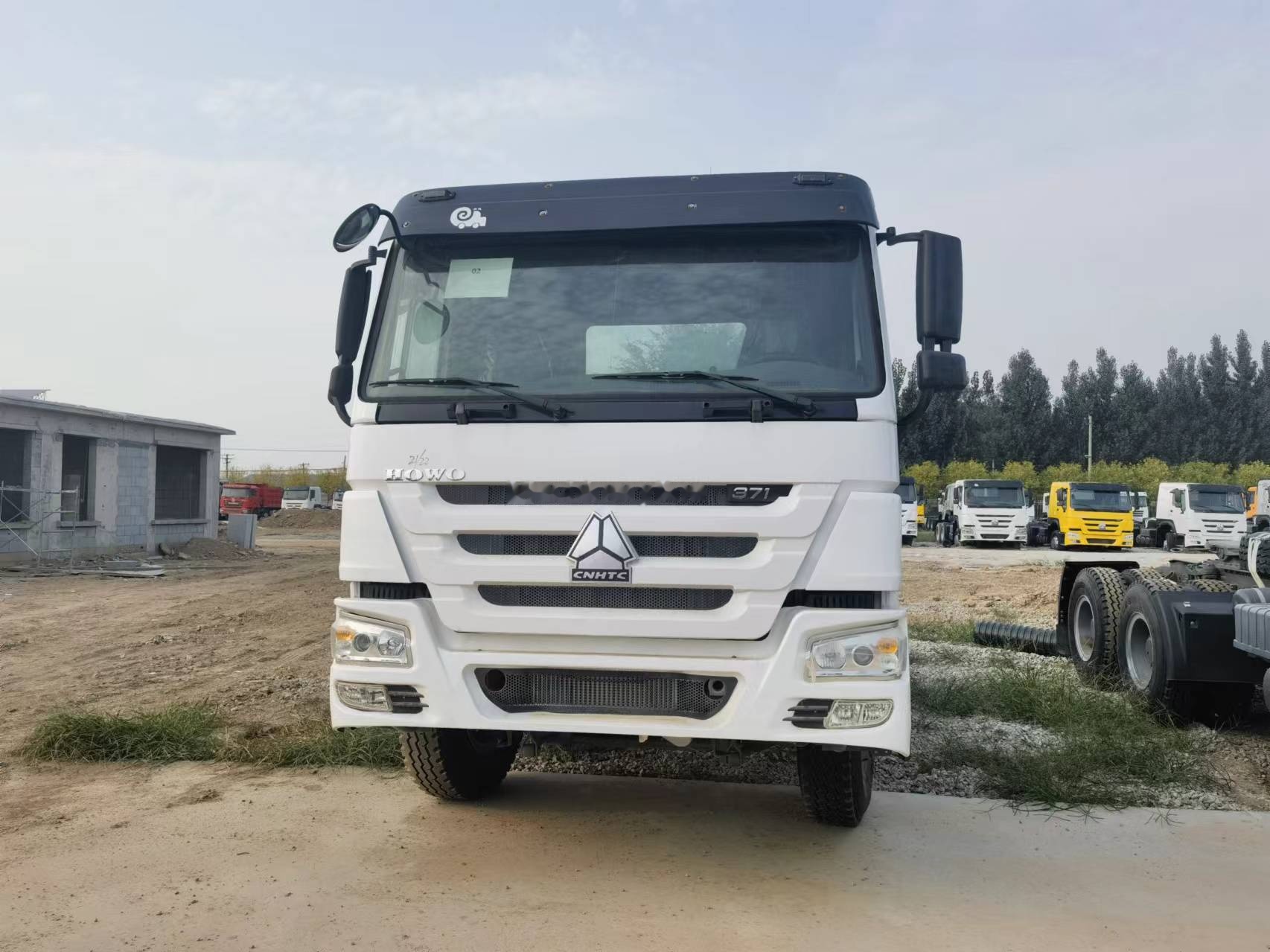 Sinotruk HOWO 371 Tractor - Tractor unit: picture 2 Sinotruk HOWO 371 Tractor - Tractor unit: picture 2