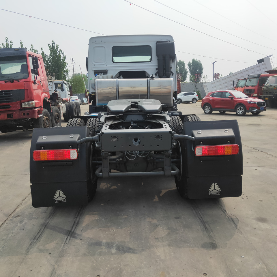 Sinotruk HOWO 420 6*4 Tractor - Tractor unit: picture 3 Sinotruk HOWO 420 6*4 Tractor - Tractor unit: picture 3