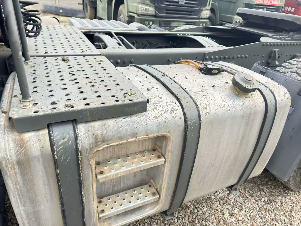 Sinotruk HOWO A7 - Tractor unit: picture 2 Sinotruk HOWO A7 - Tractor unit: picture 2