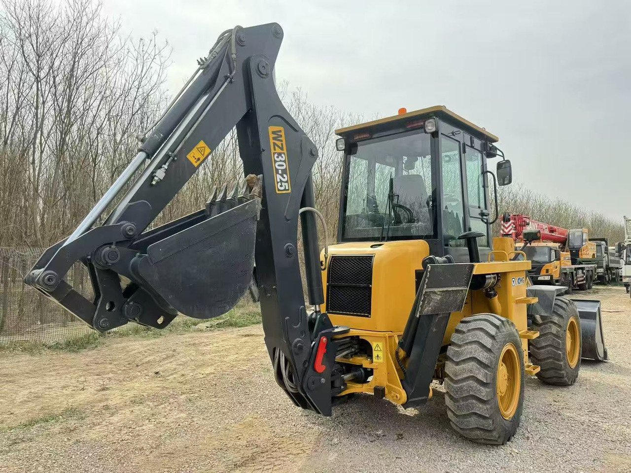 XCMG 30-25 - Backhoe loader: picture 1 XCMG 30-25 - Backhoe loader: picture 1