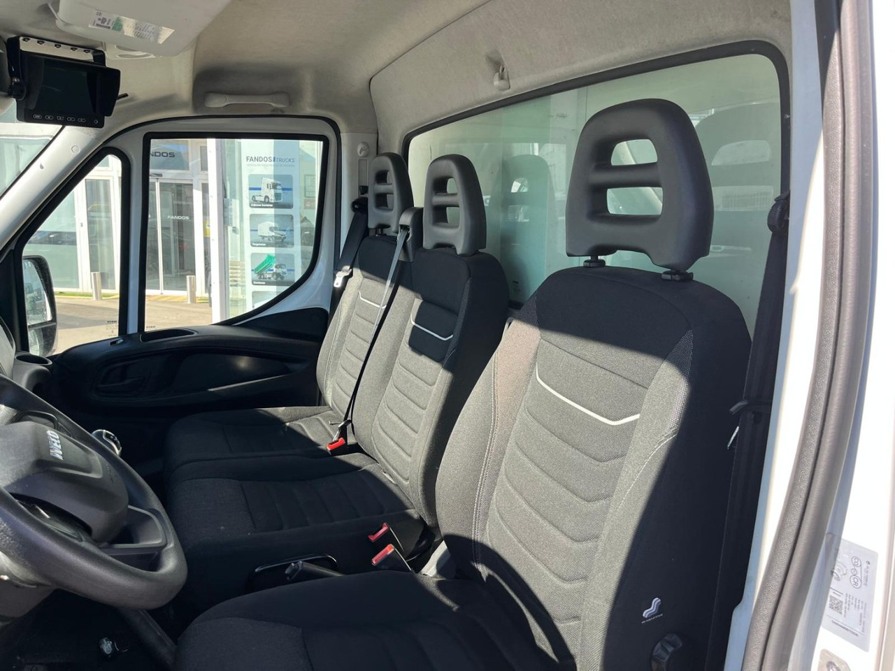 Frigorífico IVECO 35C16 3.0 FRIGORIFICA - Refrigerated delivery van: picture 5 Frigorífico IVECO 35C16 3.0 FRIGORIFICA - Refrigerated delivery van: picture 5