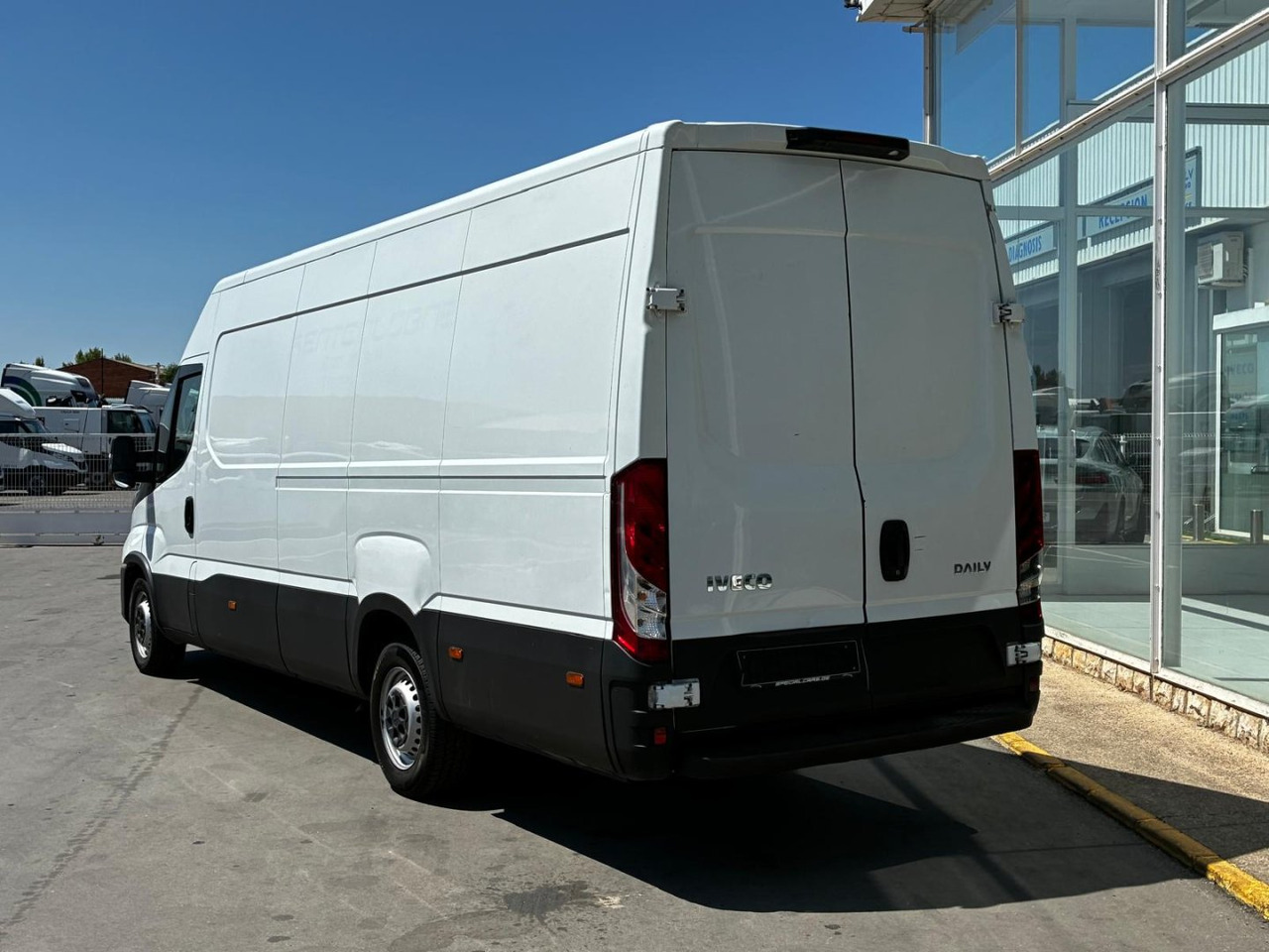 Furgón IVECO 35S14 V 16m3 - Panel van: picture 4 Furgón IVECO 35S14 V 16m3 - Panel van: picture 4