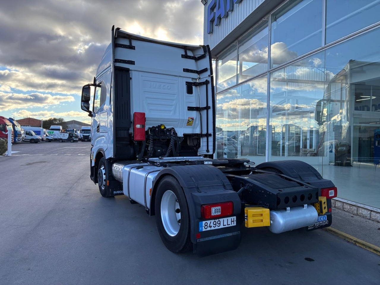 Cabeza Tractora IVECO 460 AUTOMATICO INTARDER ADR - Tractor unit: picture 4 Cabeza Tractora IVECO 460 AUTOMATICO INTARDER ADR - Tractor unit: picture 4