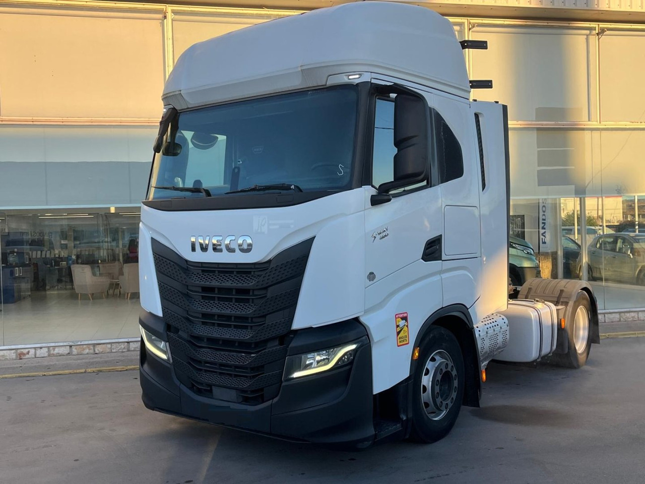 Cabeza Tractora IVECO 480 AUTOMATICO CON INTARDER - Tractor unit: picture 1 Cabeza Tractora IVECO 480 AUTOMATICO CON INTARDER - Tractor unit: picture 1