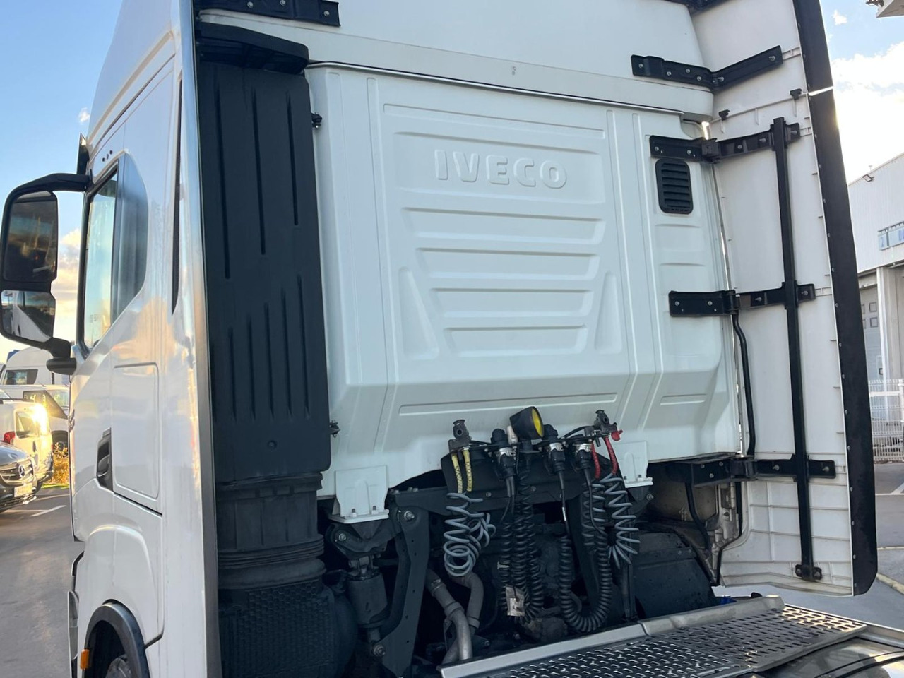 Cabeza Tractora IVECO S-WAY 510 AUTOMATICO CON INTARDER - Tractor unit: picture 5 Cabeza Tractora IVECO S-WAY 510 AUTOMATICO CON INTARDER - Tractor unit: picture 5