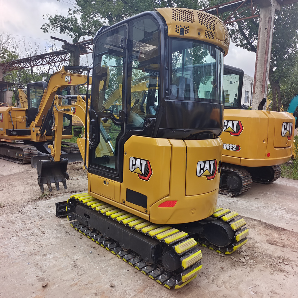 CAT 302CR WITH RUBBER TRACK - Mini excavator: picture 1 CAT 302CR WITH RUBBER TRACK - Mini excavator: picture 1