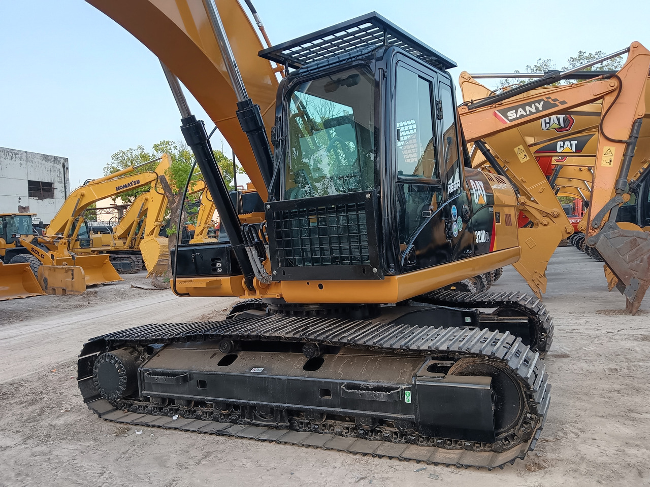 CAT 320D2L - Crawler excavator: picture 1 CAT 320D2L - Crawler excavator: picture 1