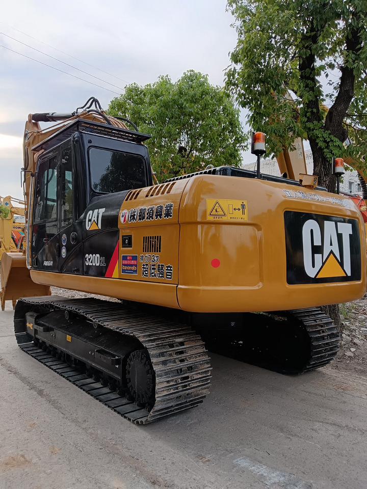 CATERPILLAR 320D2L - Crawler excavator: picture 2 CATERPILLAR 320D2L - Crawler excavator: picture 2