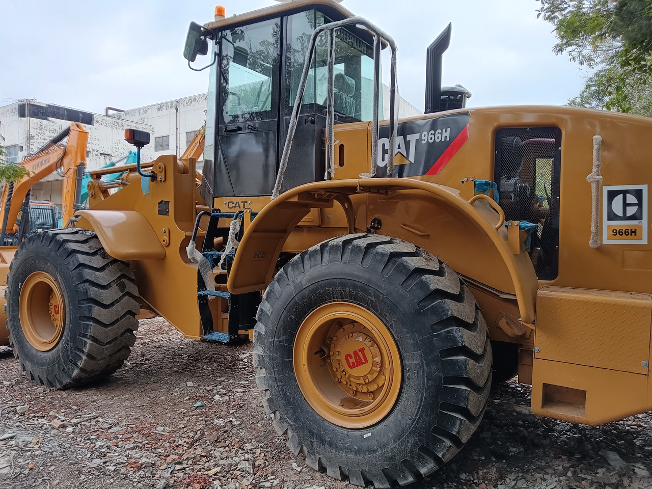 Wheel loader CATERPILLAR 966H CAT: picture 1