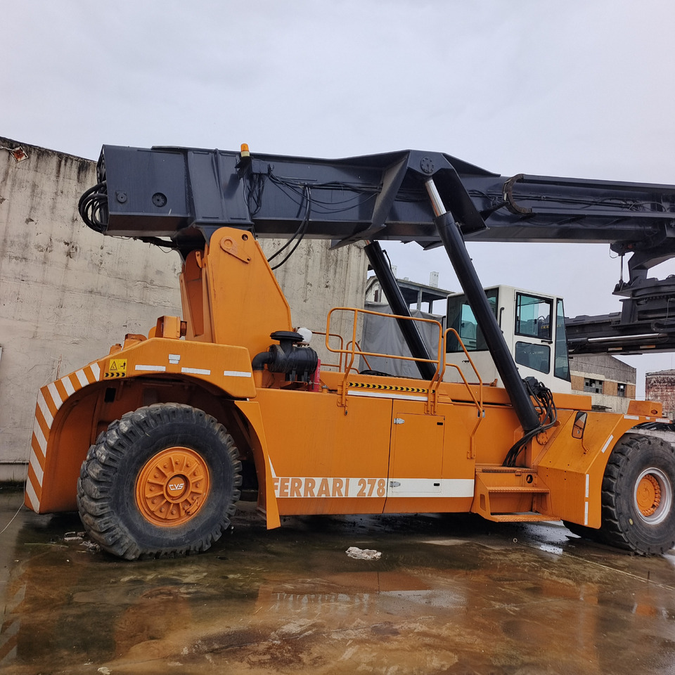CVS FERRARRI F278 F 278.6 - Reach stacker: picture 5 CVS FERRARRI F278 F 278.6 - Reach stacker: picture 5