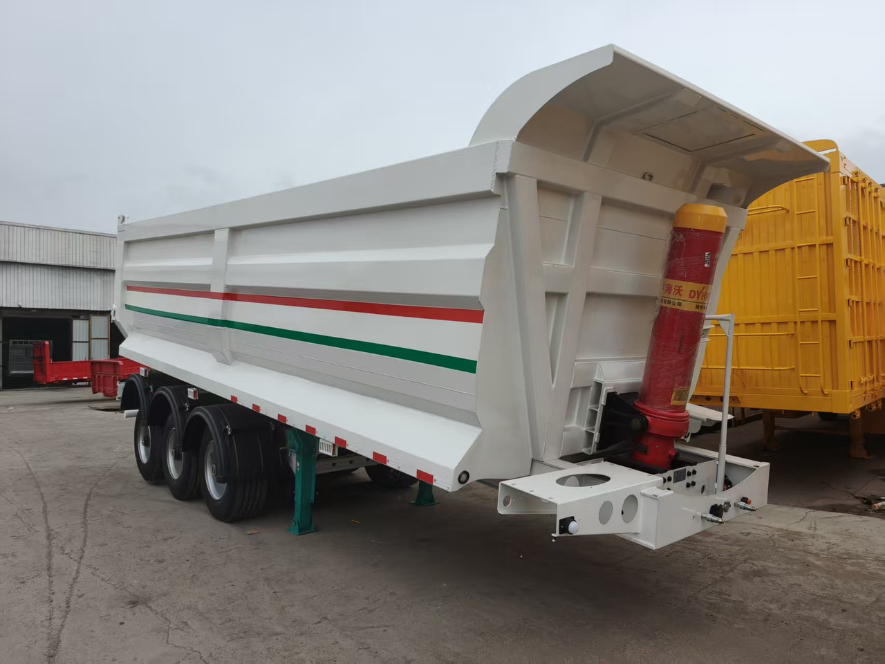 Customizable tipper semi trailers available - Tanker semi-trailer: picture 2 Customizable tipper semi trailers available - Tanker semi-trailer: picture 2