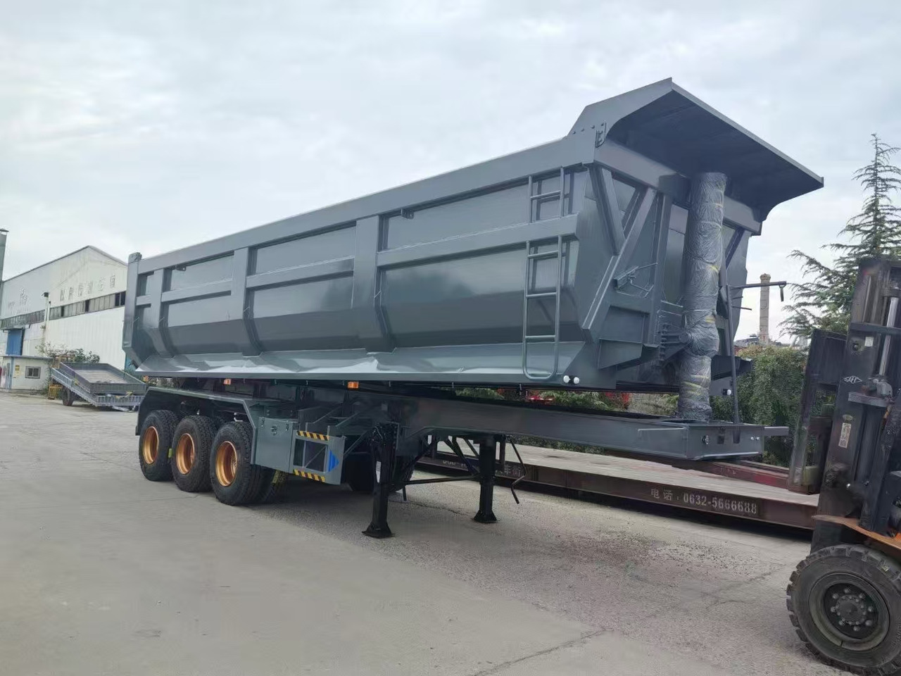 Customizable tipper semi trailers available - Tanker semi-trailer: picture 5 Customizable tipper semi trailers available - Tanker semi-trailer: picture 5