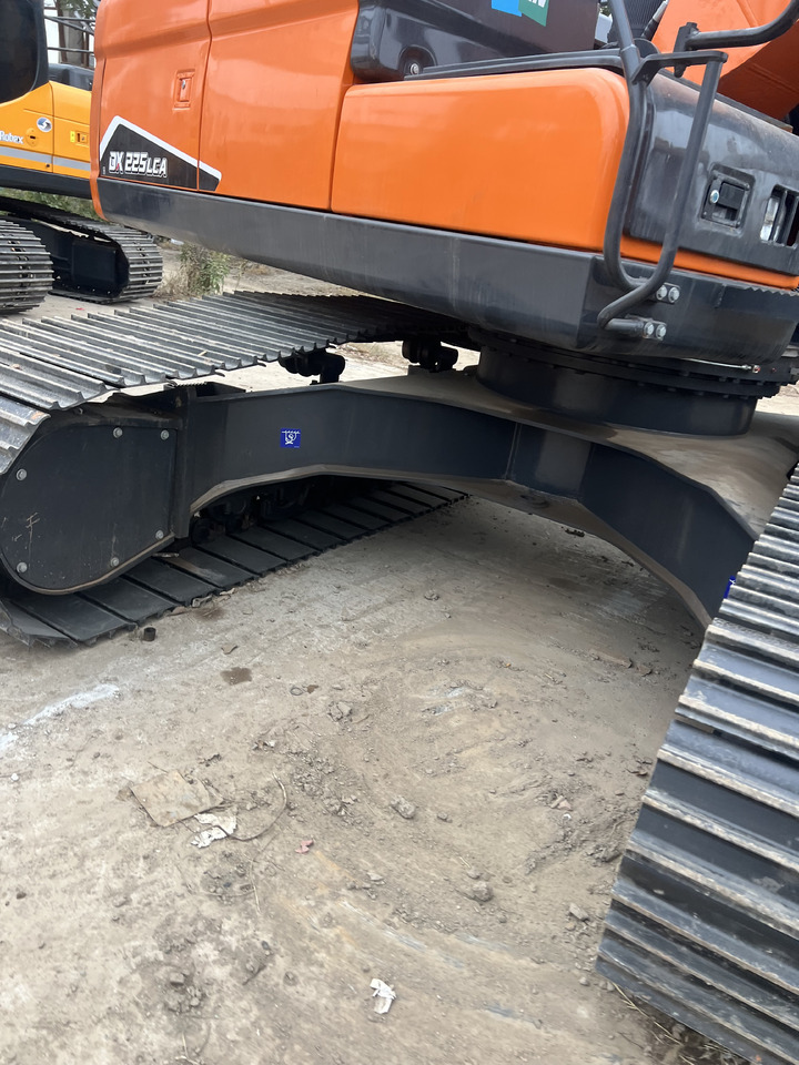 DEVELON DX225 - Crawler excavator: picture 5 DEVELON DX225 - Crawler excavator: picture 5