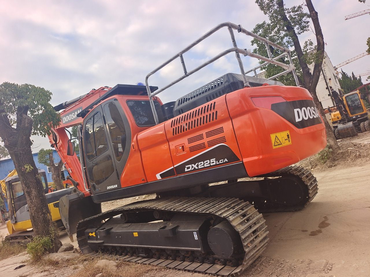 DOOSAN DX225 LCA DX 225 LC - 9C - Crawler excavator: picture 1 DOOSAN DX225 LCA DX 225 LC - 9C - Crawler excavator: picture 1