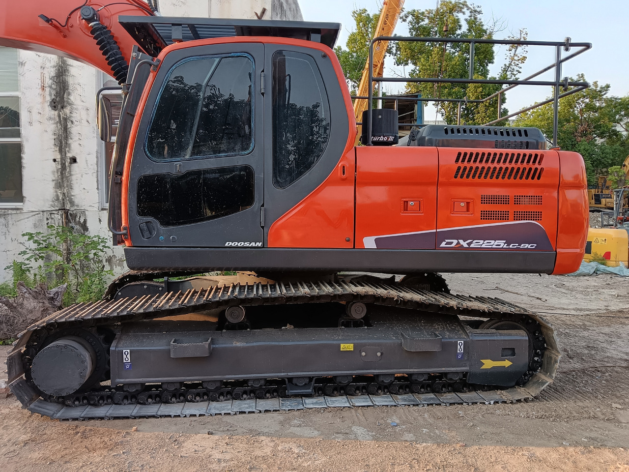 DOOSAN DX225LC-9C DX225 LCA - Crawler excavator: picture 1 DOOSAN DX225LC-9C DX225 LCA - Crawler excavator: picture 1