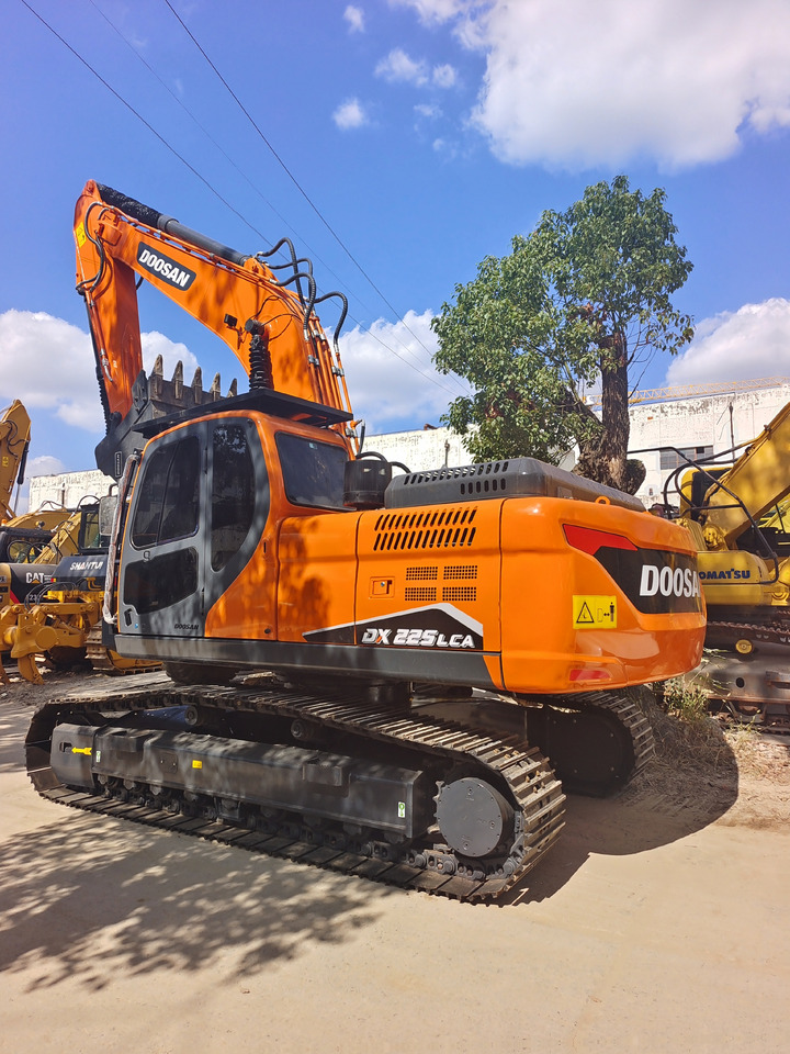 DOOSAN DX225LCA DX225LC-9C DX300 DX340 - Crawler excavator: picture 1 DOOSAN DX225LCA DX225LC-9C DX300 DX340 - Crawler excavator: picture 1
