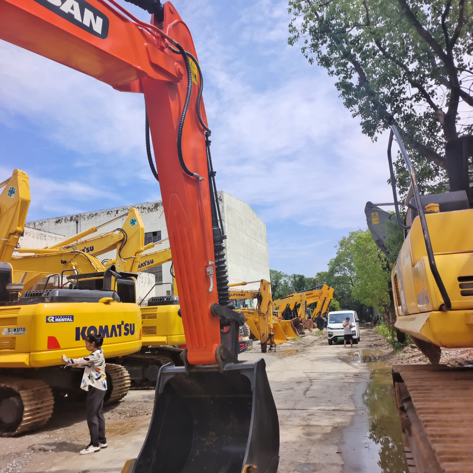 DOOSAN DX225LCA DX225LC-9C DX300 DX340 - Crawler excavator: picture 5 DOOSAN DX225LCA DX225LC-9C DX300 DX340 - Crawler excavator: picture 5